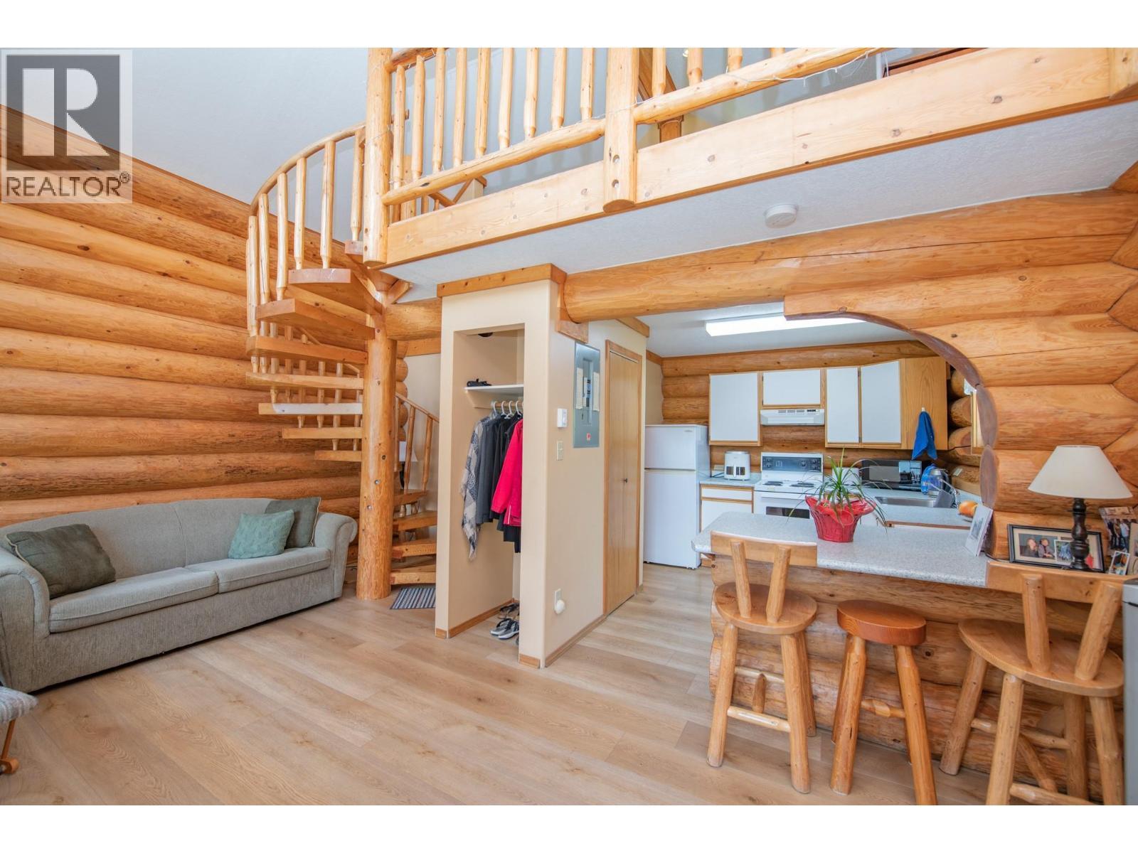 1710 6 Highway, Nakusp, BC - Indoor