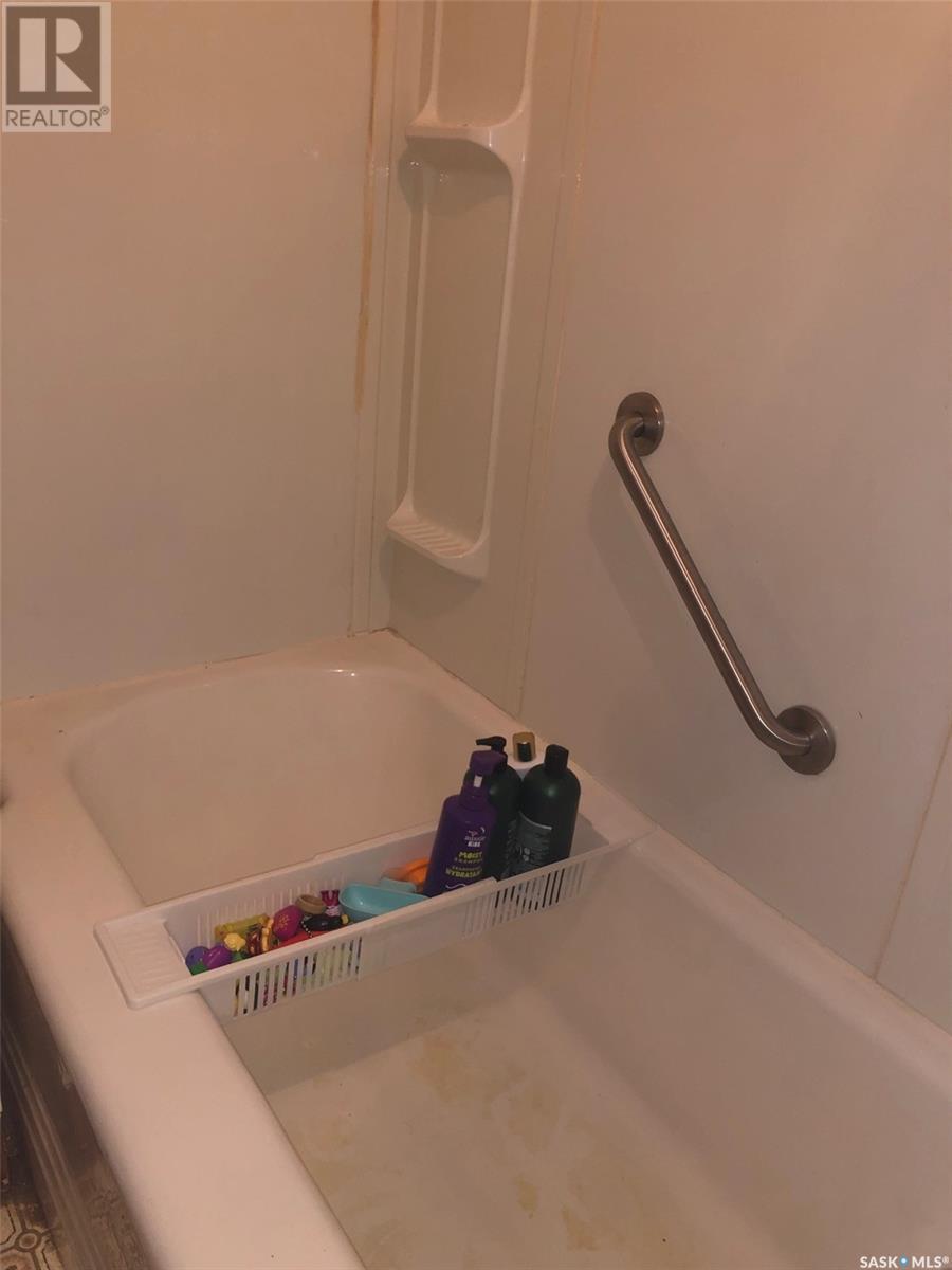 243 3Rd Street, Kamsack, SK - Indoor Photo Showing Bathroom