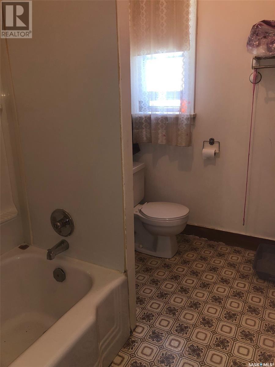 243 3Rd Street, Kamsack, SK - Indoor Photo Showing Bathroom