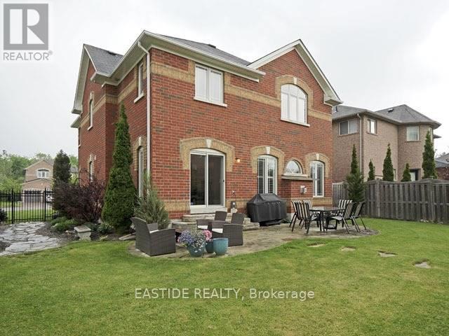 29 Wolfson Crescent, Richmond Hill, ON - Outdoor With Exterior
