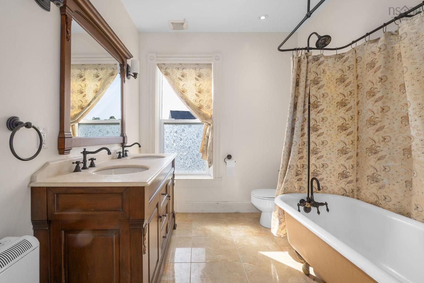 328 King Street, Windsor, NS