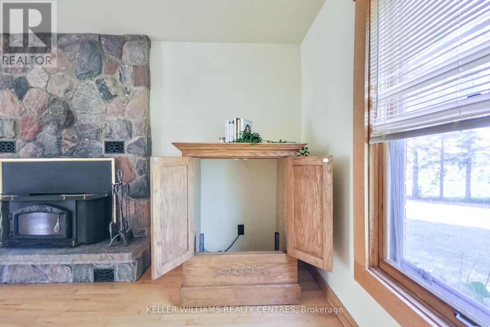 Wood Elevator - 2928 12 Line N, Oro-Medonte, ON