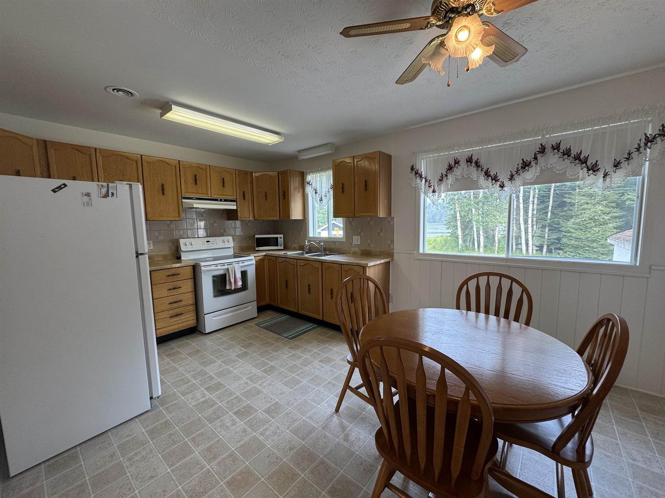 26 Matachewan Road, Manitouwadge, ON - Indoor