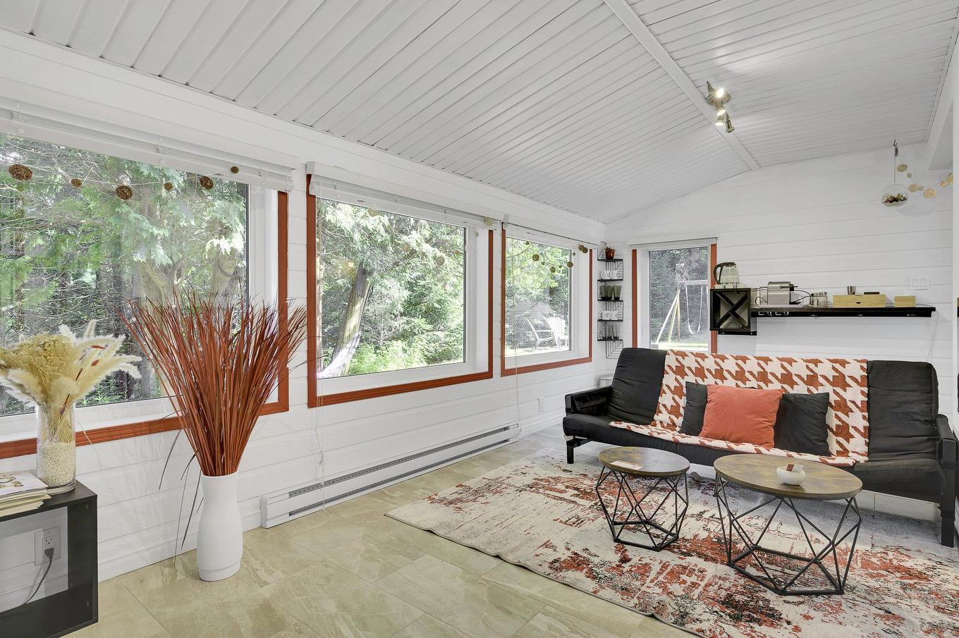 Living room - 690 Ch. Notre-Dame, Sainte-Adèle, QC - Photo Showing Other Room