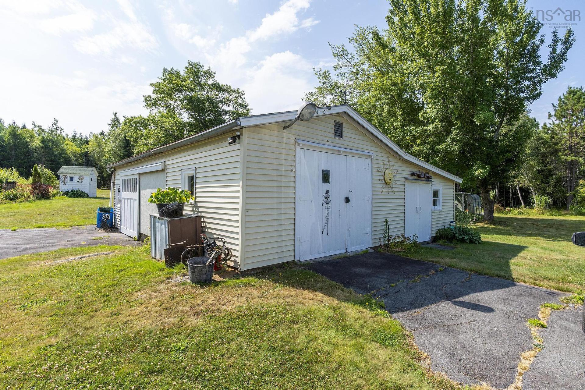 18665 Highway 103, Middlewood, NS
