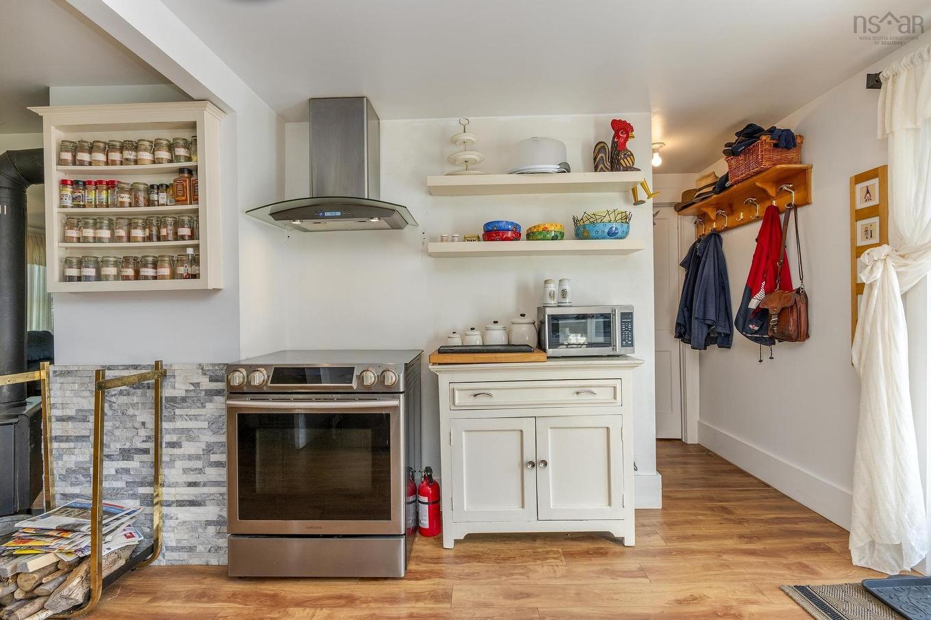 18665 Highway 103, Middlewood, NS