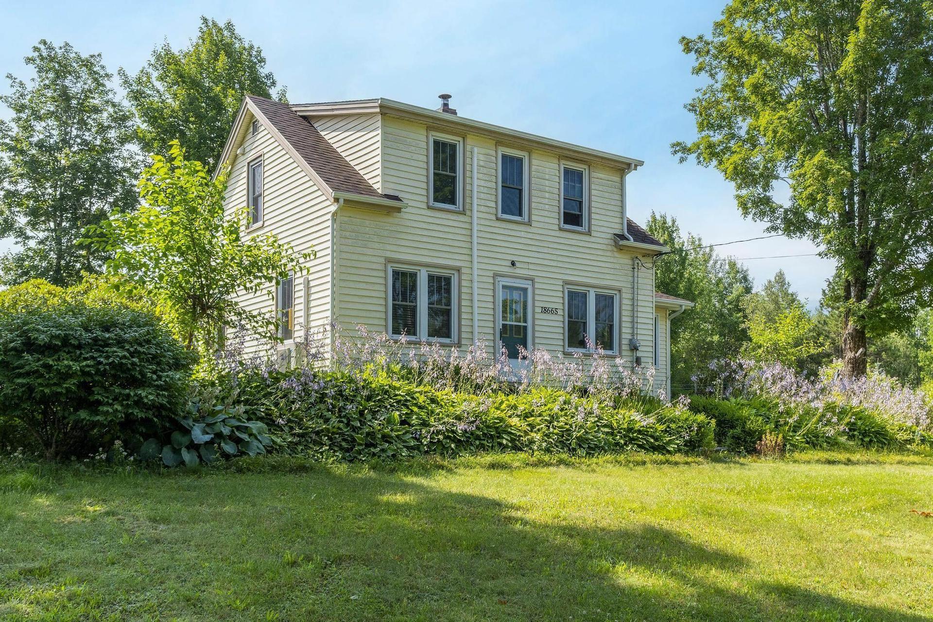 18665 Highway 103, Middlewood, NS