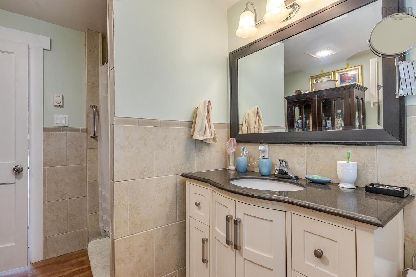 18665 Highway 103, Middlewood, NS