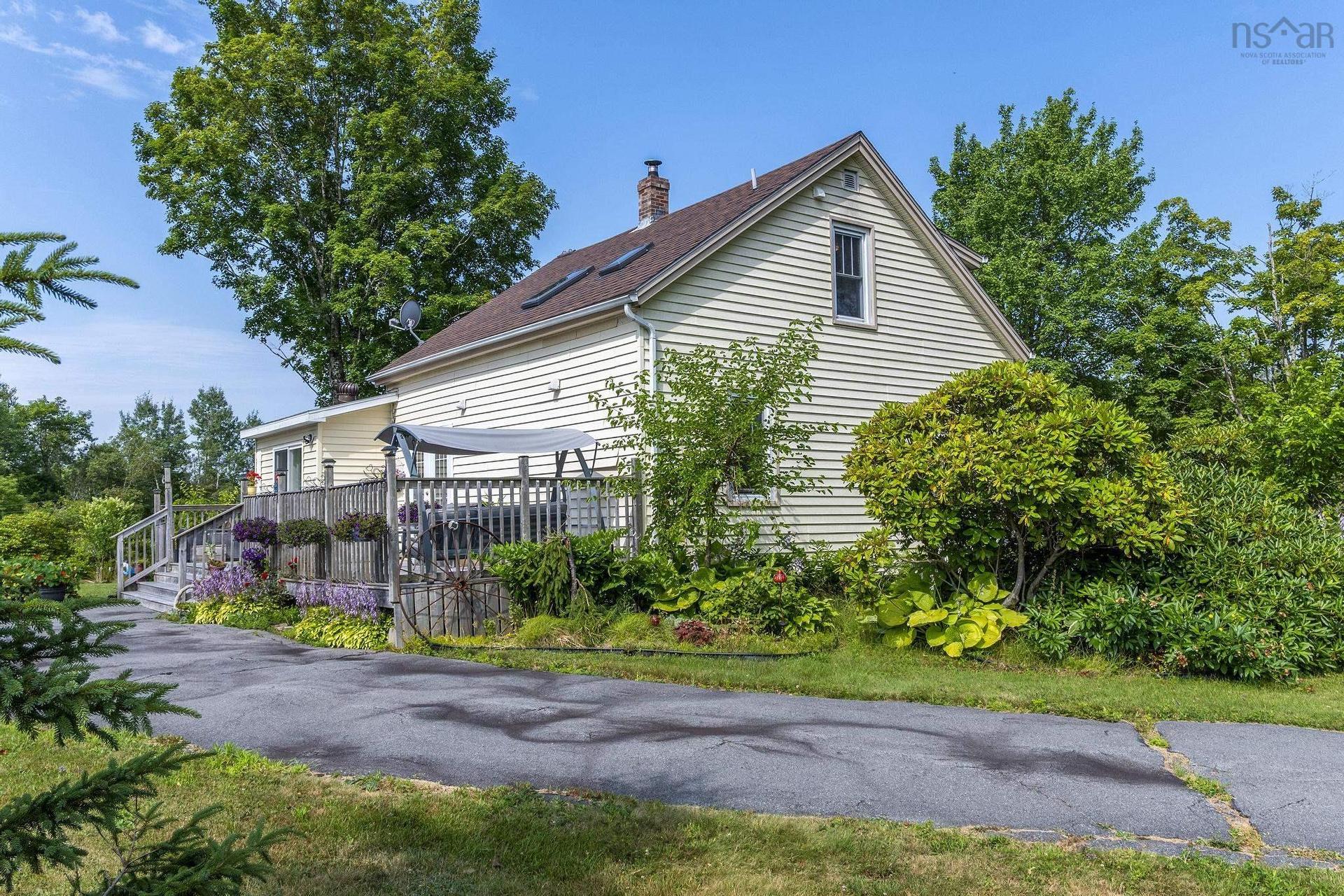 18665 Highway 103, Middlewood, NS