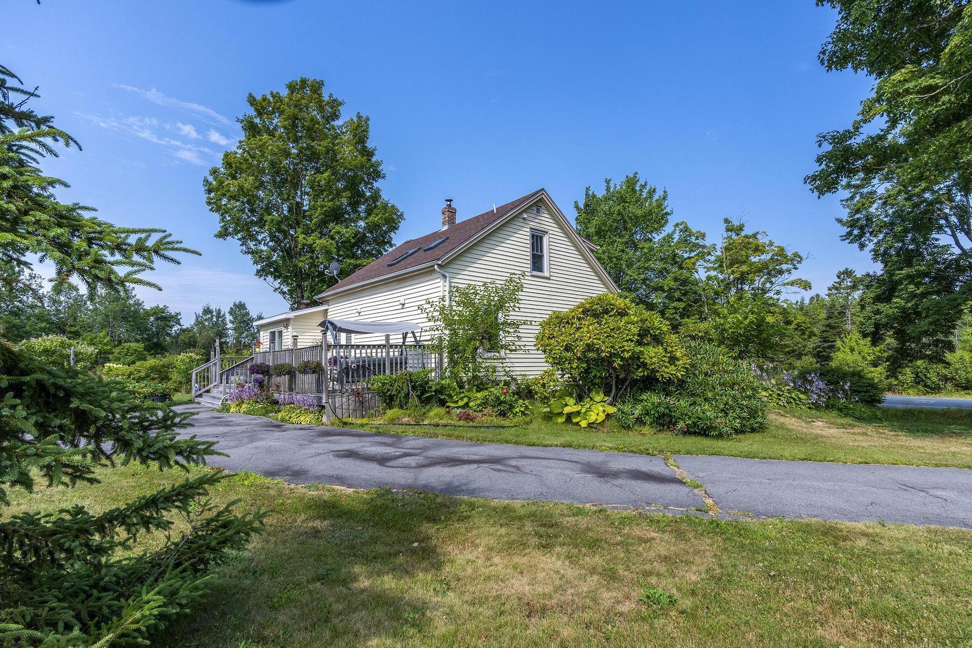 18665 Highway 103, Middlewood, NS