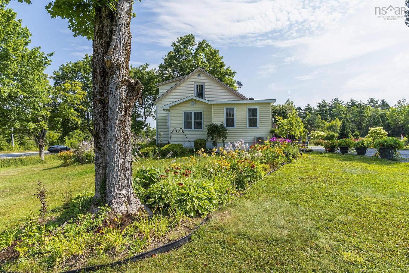 18665 Highway 103, Middlewood, NS