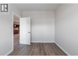 2nd bedroom, no closet -