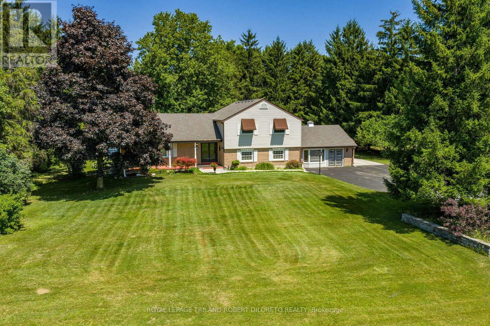 6186 Egremont Drive, Middlesex Centre, ON - Outdoor With Deck Patio Veranda