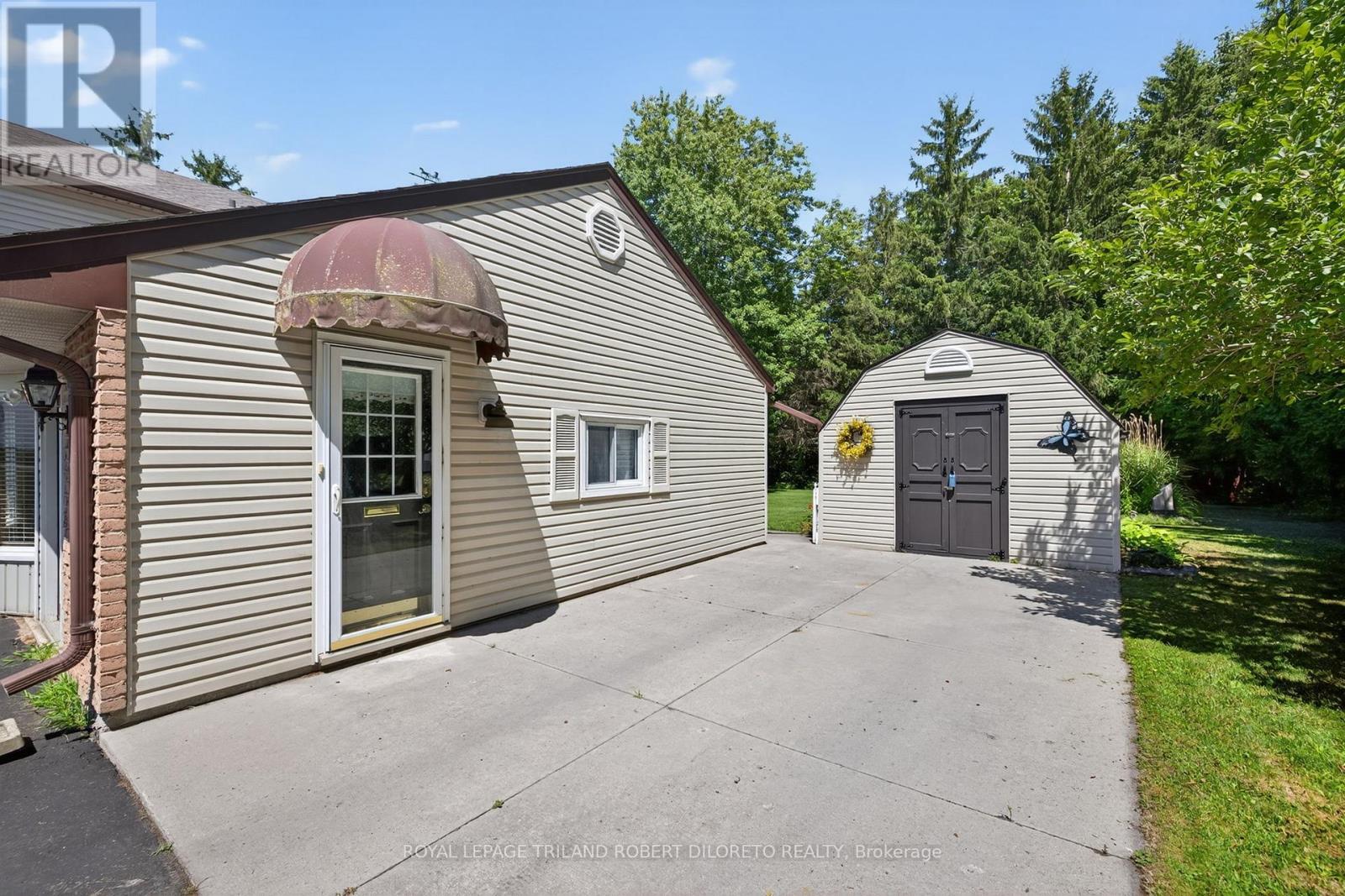 6186 Egremont Drive, Middlesex Centre, ON - Outdoor