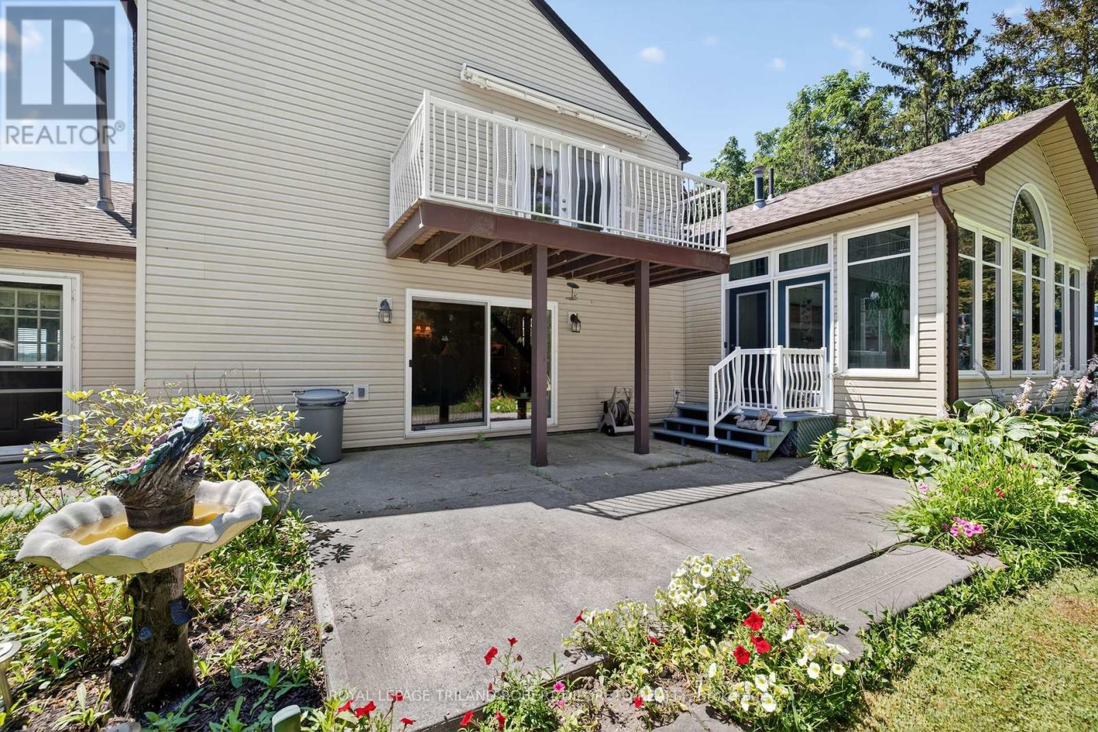 6186 Egremont Drive, Middlesex Centre, ON - Outdoor With Deck Patio Veranda