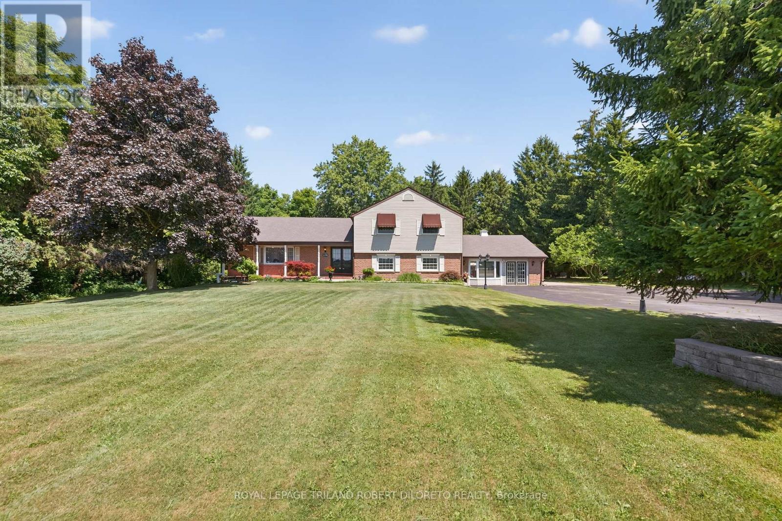 6186 Egremont Drive, Middlesex Centre, ON - Outdoor With Deck Patio Veranda