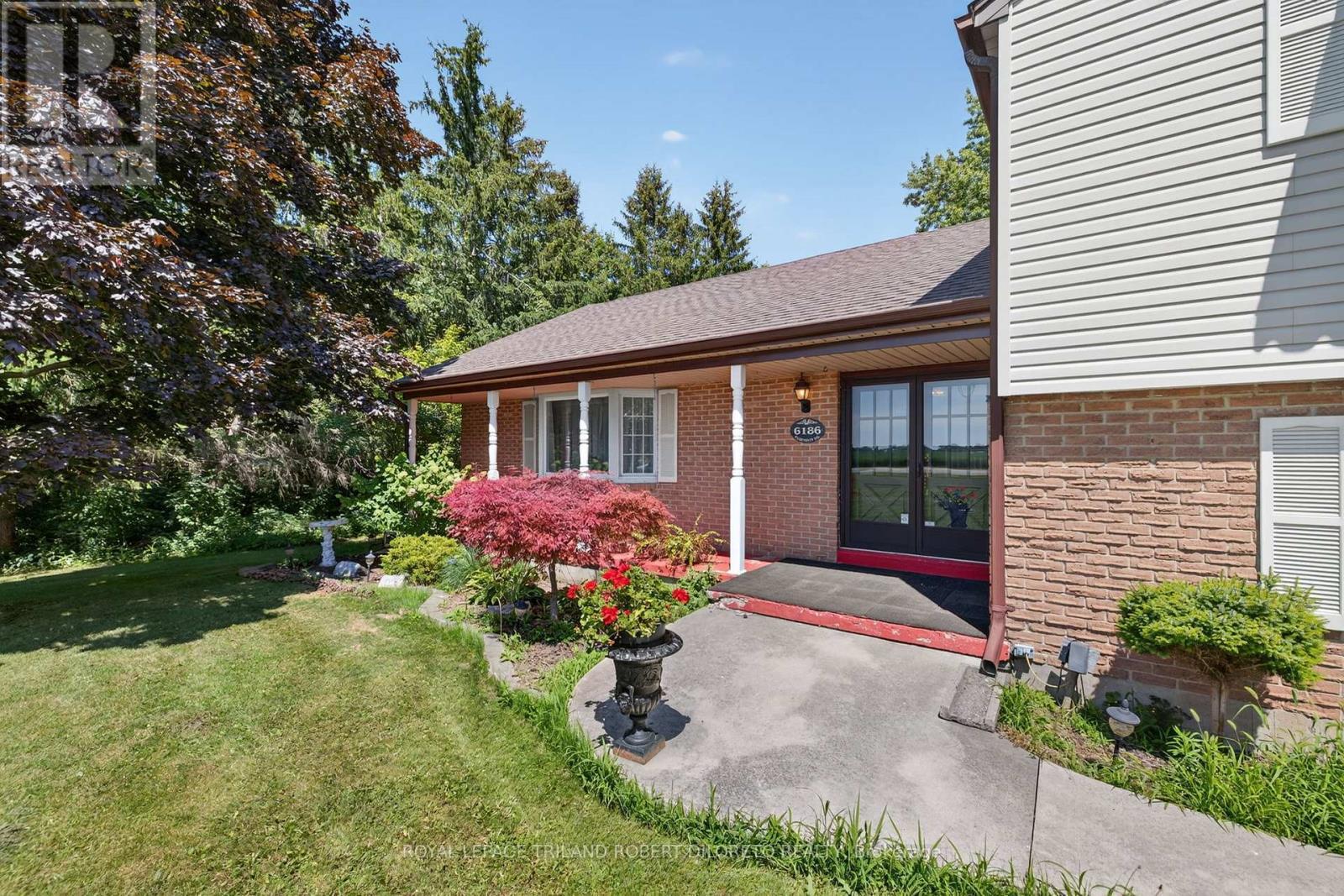 6186 Egremont Drive, Middlesex Centre, ON - Outdoor