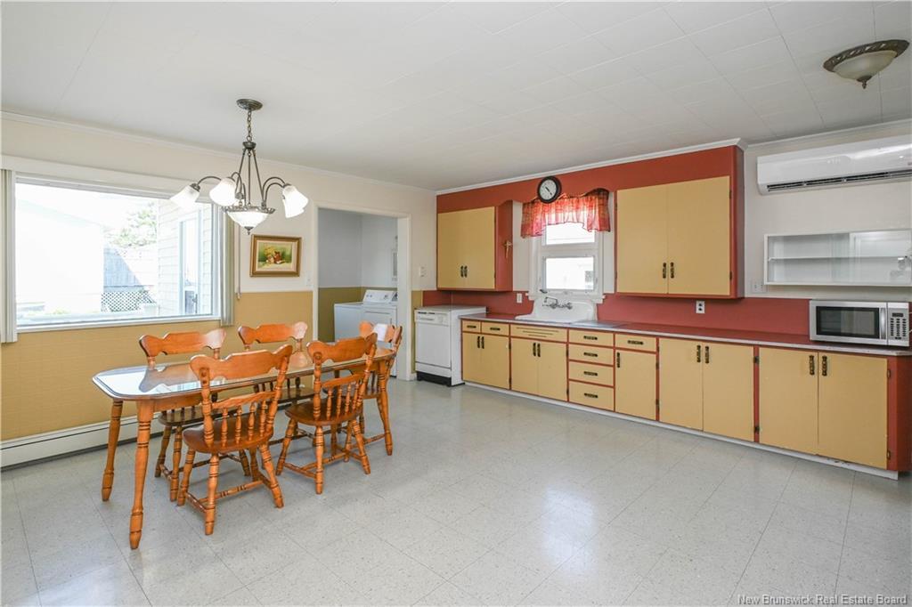 351 Saint-Pierre E. Blvd, Caraquet, NB