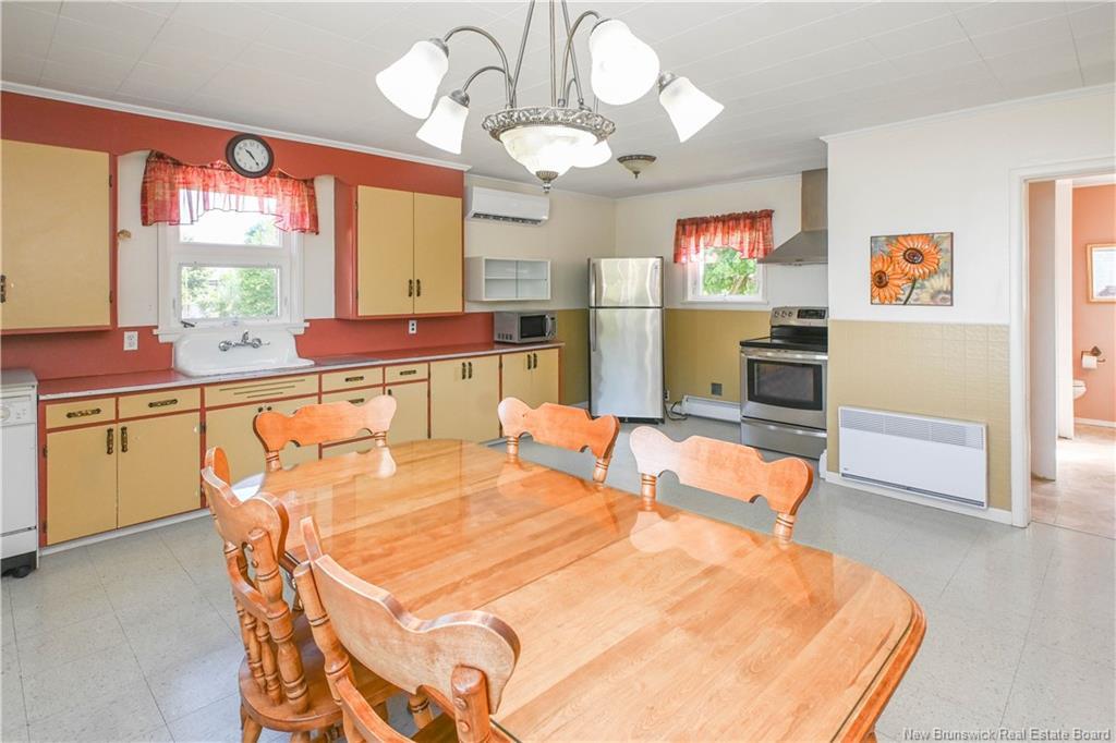 351 Saint-Pierre E. Blvd, Caraquet, NB