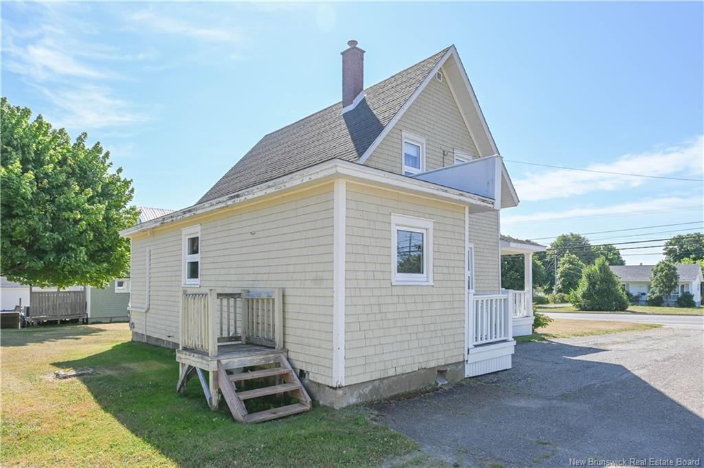 351 Saint-Pierre E. Blvd, Caraquet, NB