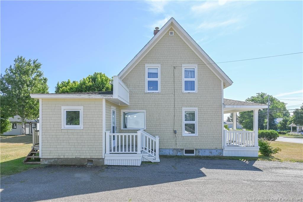 351 Saint-Pierre E. Blvd, Caraquet, NB
