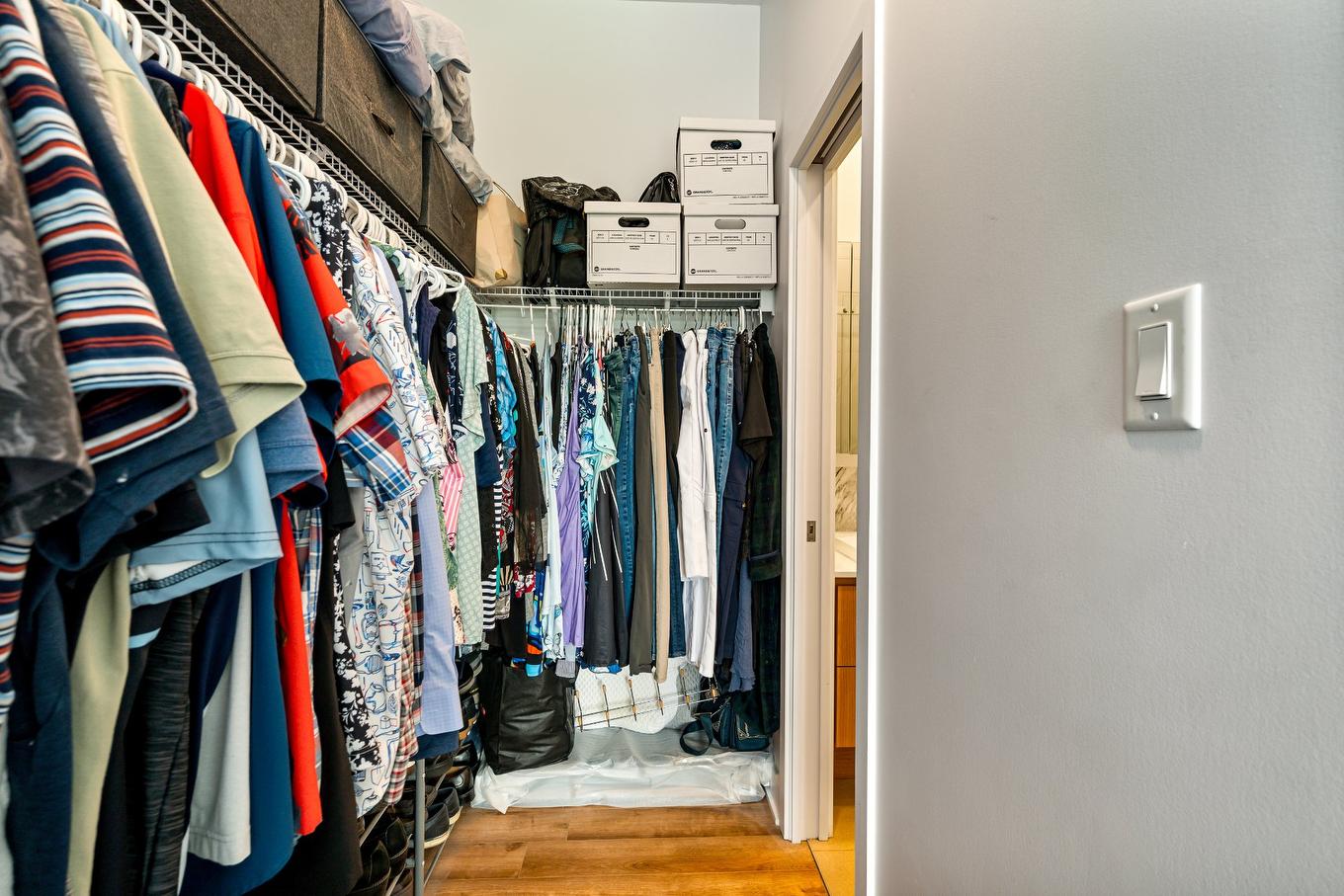 Walk-in closet - 404-191 Rue De Langloiserie, Rosemère, QC - Indoor With Storage