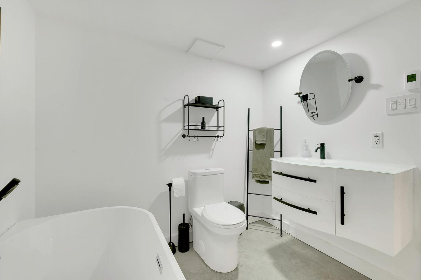 Bathroom - 1515 Rue De La Vallée, Sainte-Adèle, QC - Indoor Photo Showing Bathroom