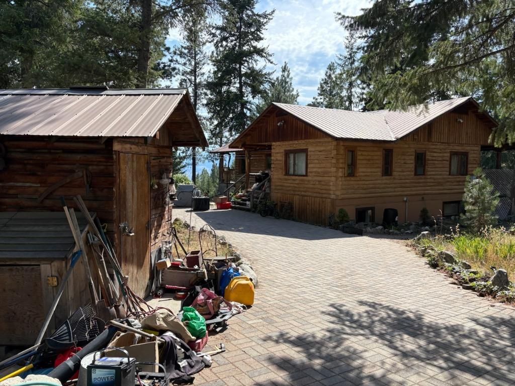 7072 Glenfir Road, Naramata, BC - Outdoor