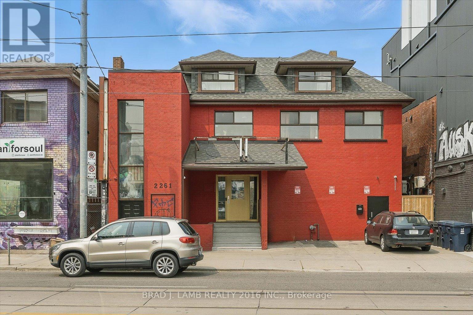 2261 Dundas Street W, Toronto, ON