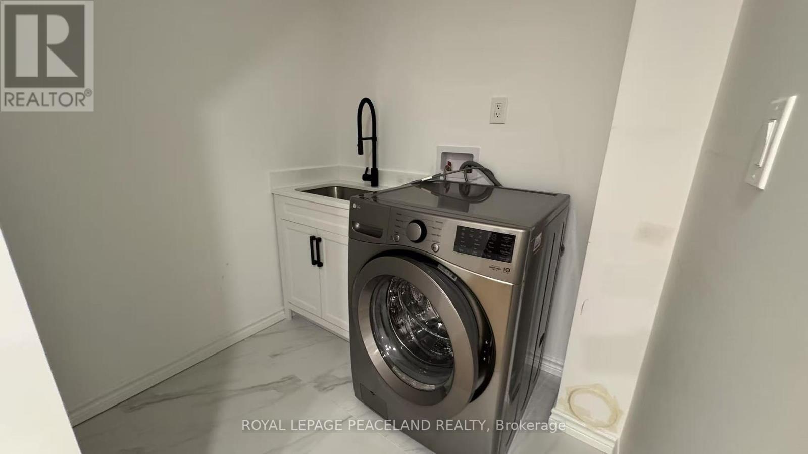 Basement - 185 Rustle Woods Avenue, Markham, ON - Indoor Photo Showing Laundry Room