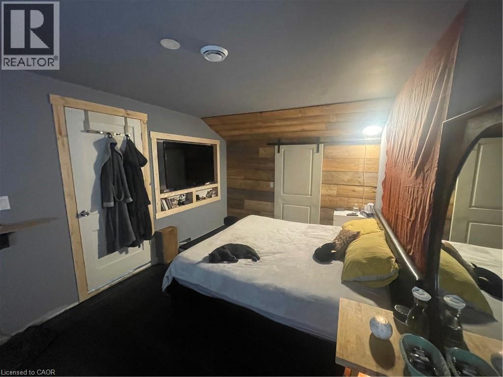 17 Queen Street N, Scotland, ON - Indoor