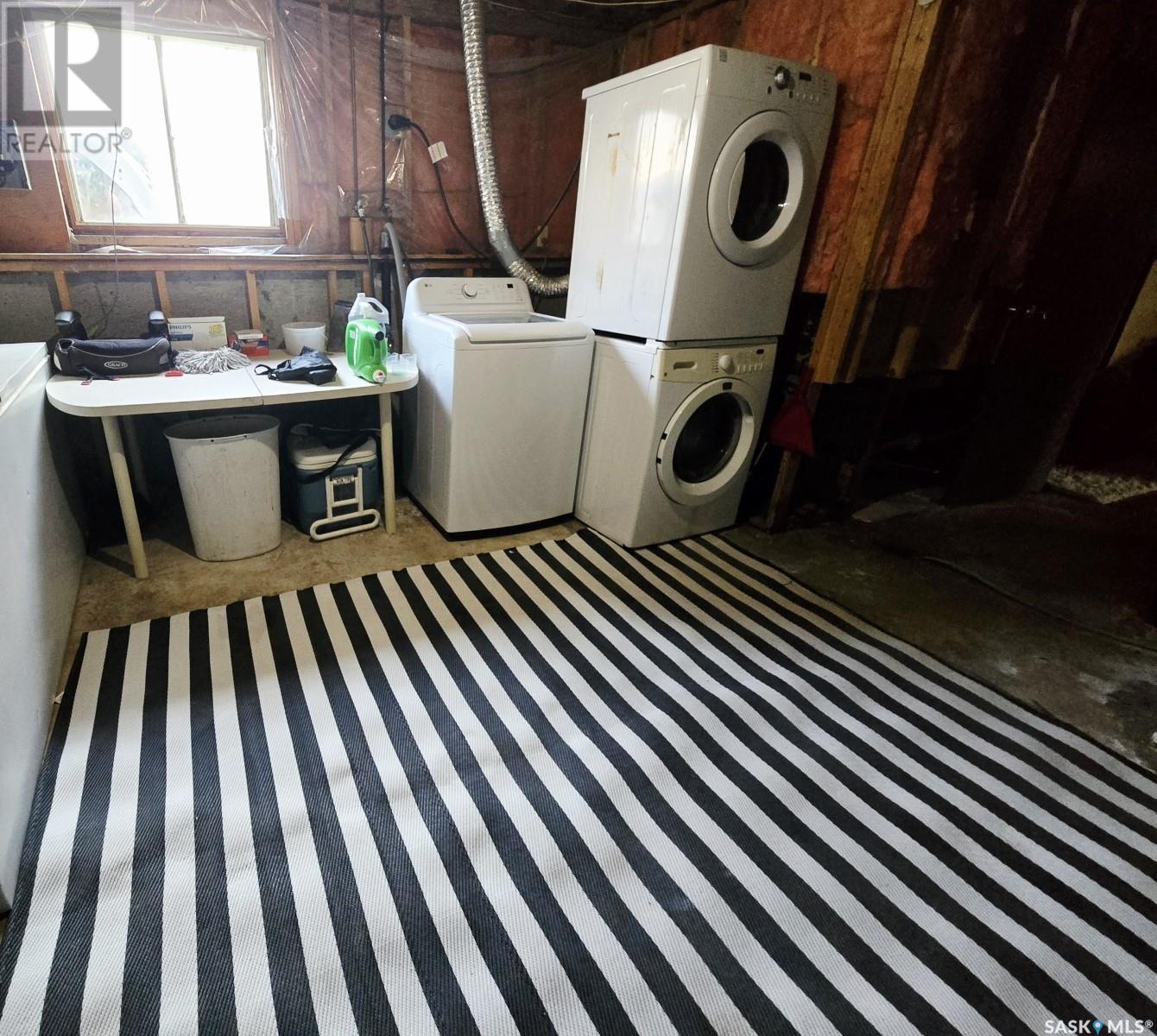324 Norreys Street, Drake, SK - Indoor Photo Showing Laundry Room