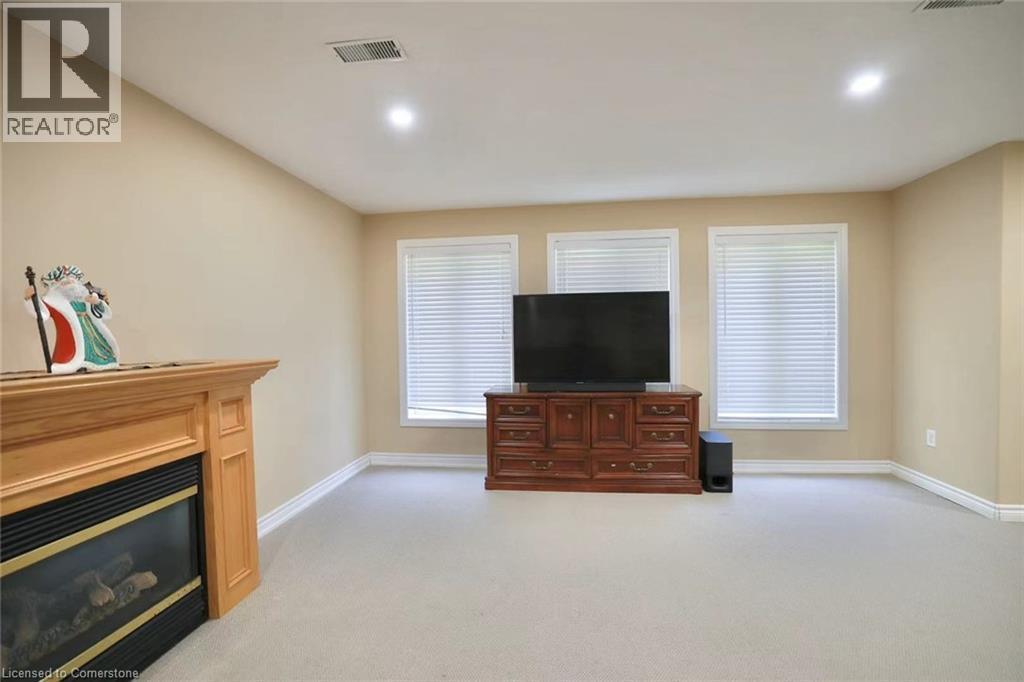 872 Creekside Drive, Waterloo, ON - Indoor With Fireplace