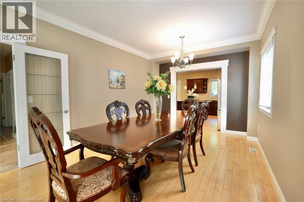 872 Creekside Drive, Waterloo, ON - Indoor Photo Showing Dining Room