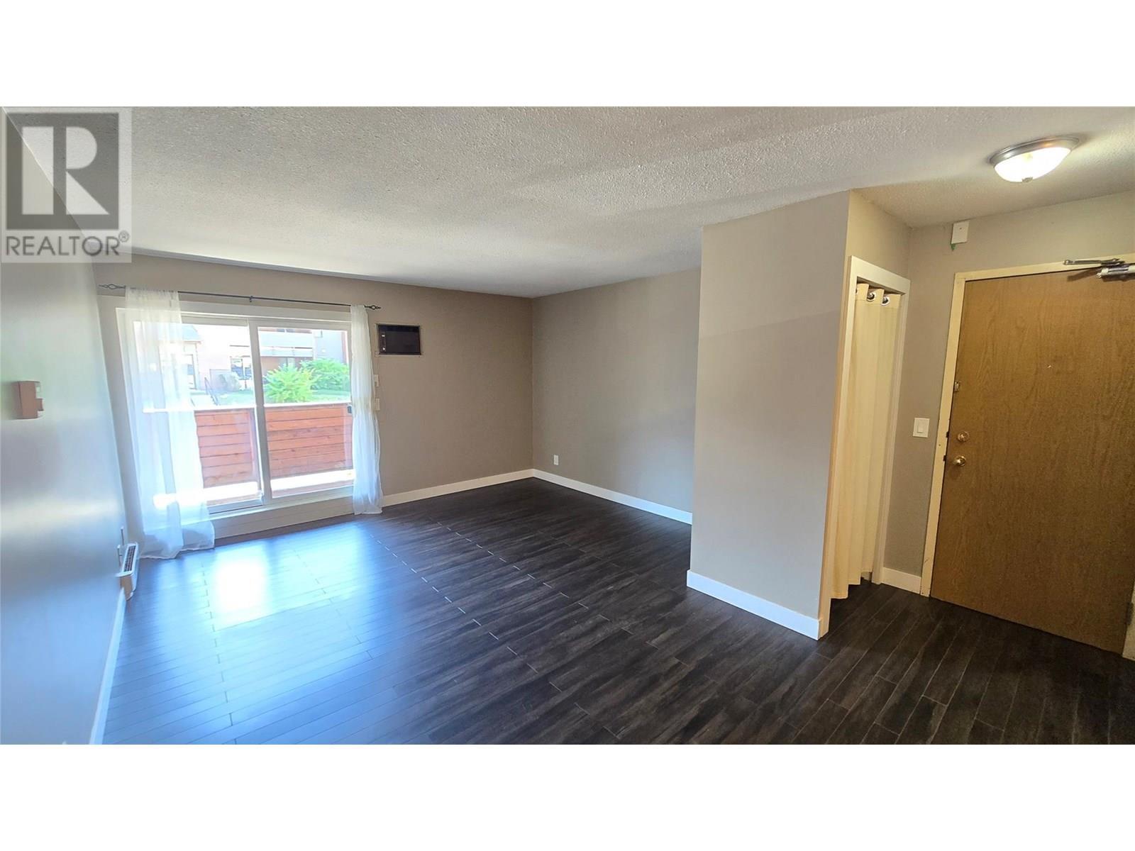 44 Whiteshield S Crescent Unit# 211, Kamloops, BC - Indoor Photo Showing Other Room