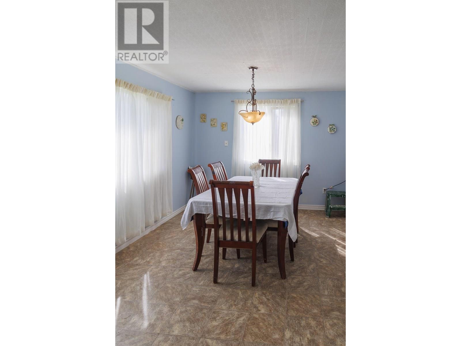 8189 Loos Road, Mcbride, BC - Indoor Photo Showing Dining Room