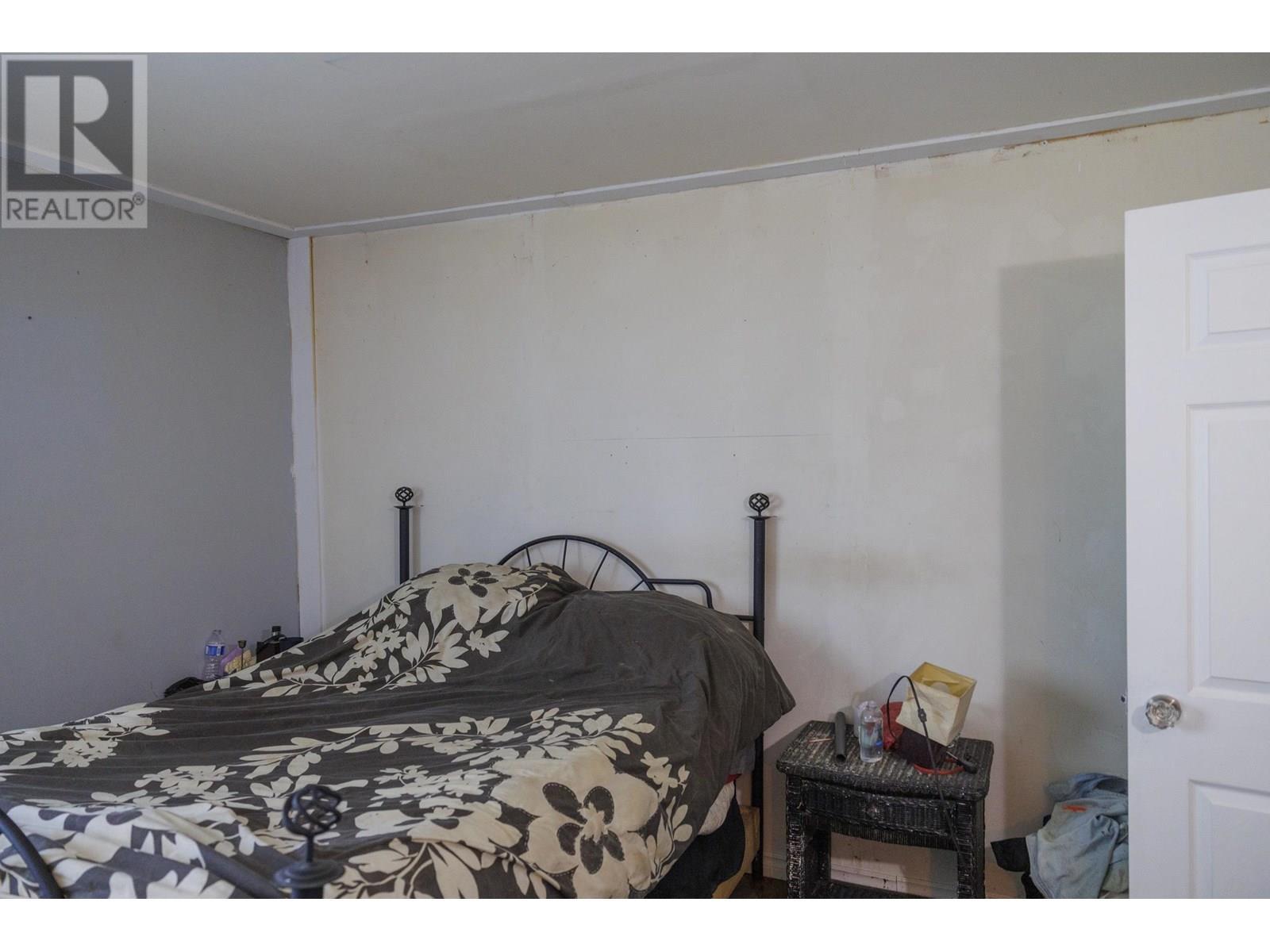 8189 Loos Road, Mcbride, BC - Indoor Photo Showing Bedroom