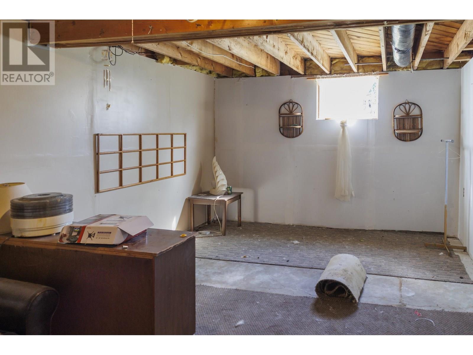 8189 Loos Road, Mcbride, BC - Indoor Photo Showing Basement