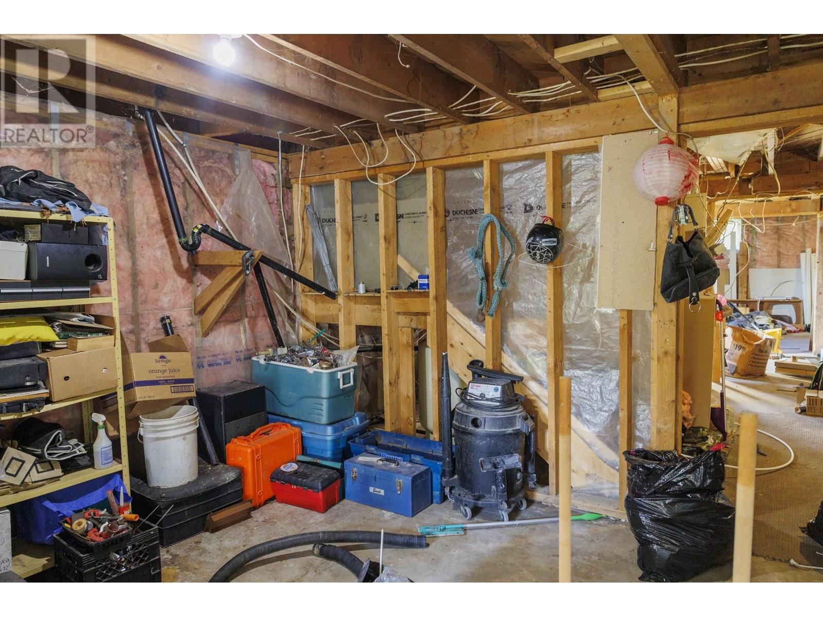 8189 Loos Road, Mcbride, BC - Indoor Photo Showing Basement