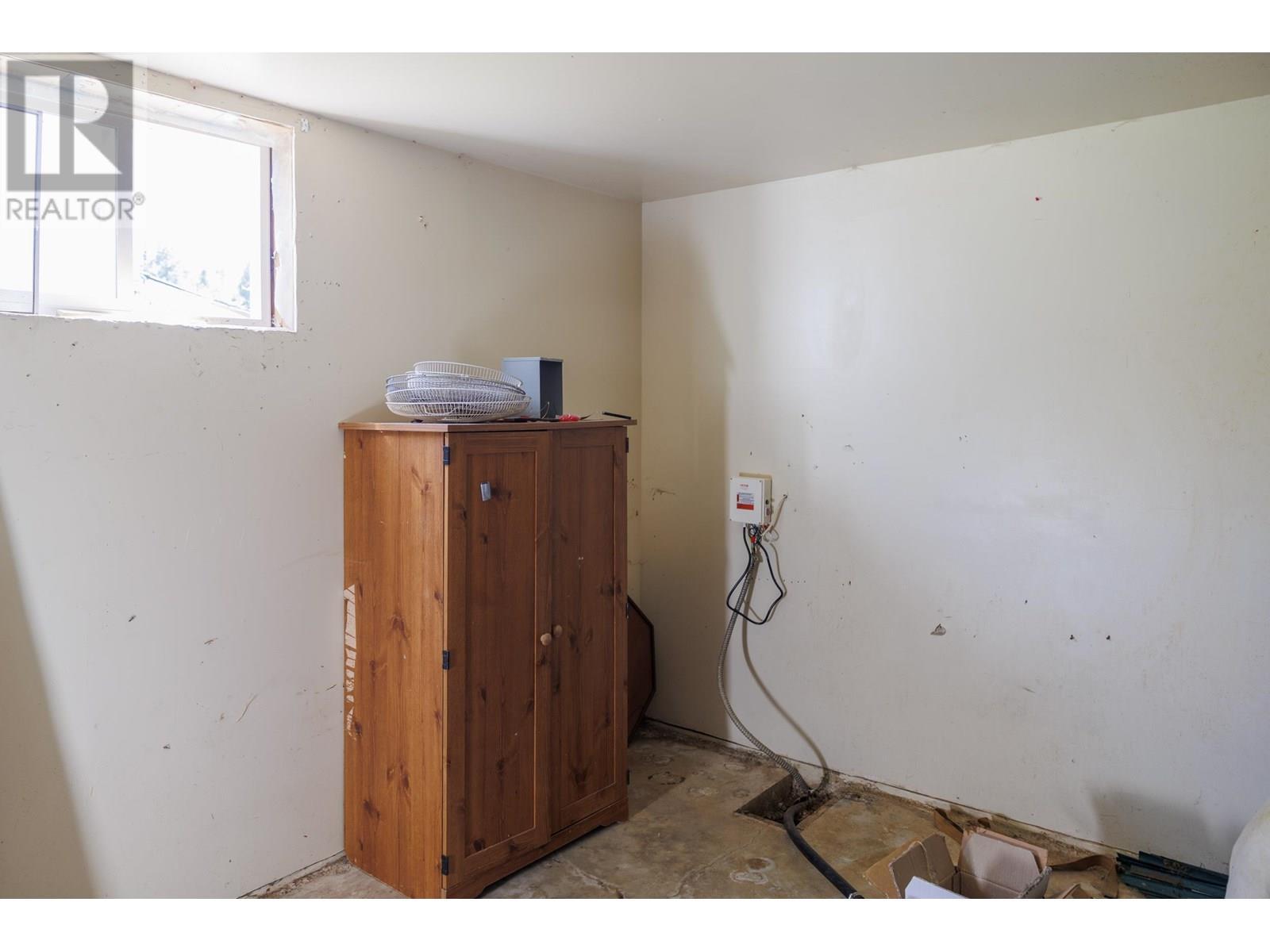 8189 Loos Road, Mcbride, BC - Indoor Photo Showing Other Room