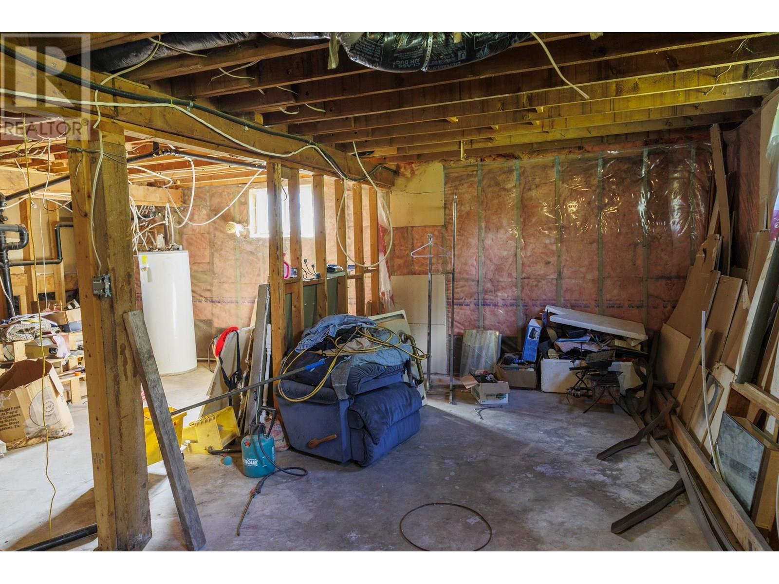 8189 Loos Road, Mcbride, BC - Indoor Photo Showing Basement