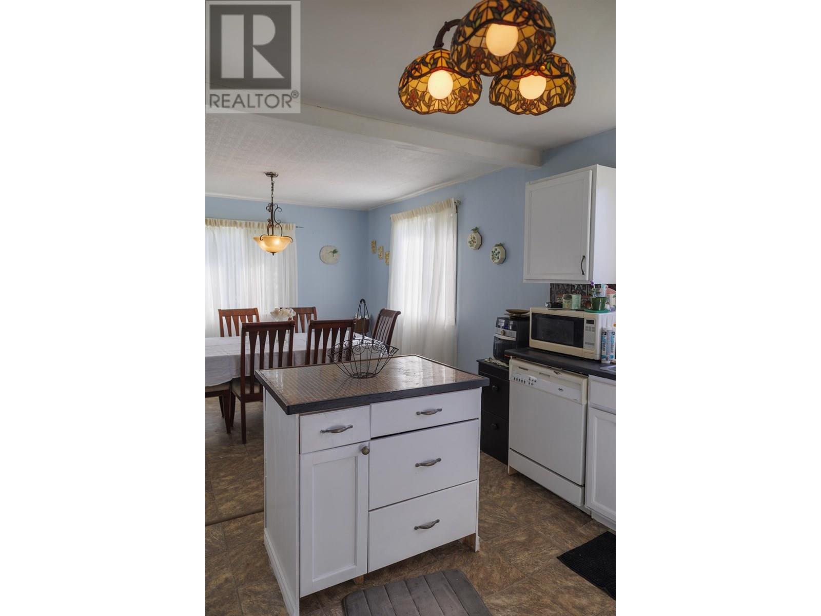 8189 Loos Road, Mcbride, BC - Indoor