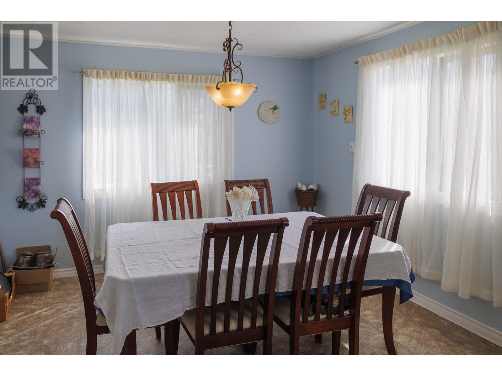 8189 Loos Road, Mcbride, BC - Indoor Photo Showing Dining Room