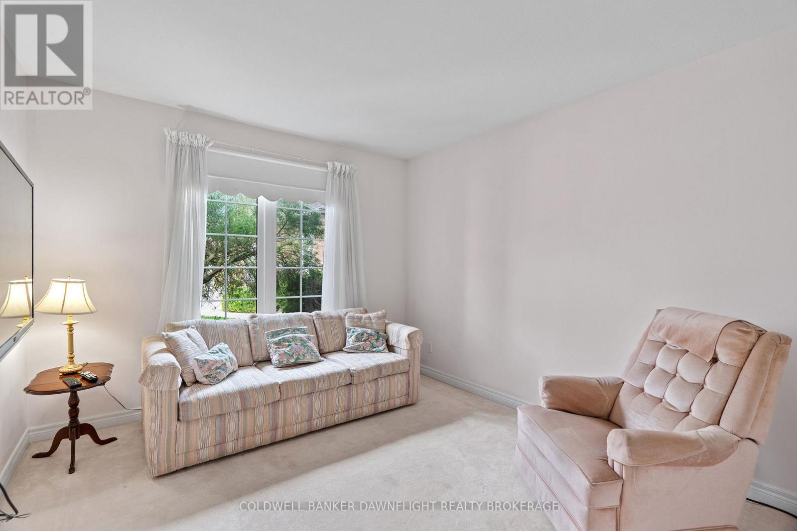 25 Shadow Lane, South Huron (Exeter), ON - Indoor Photo Showing Living Room