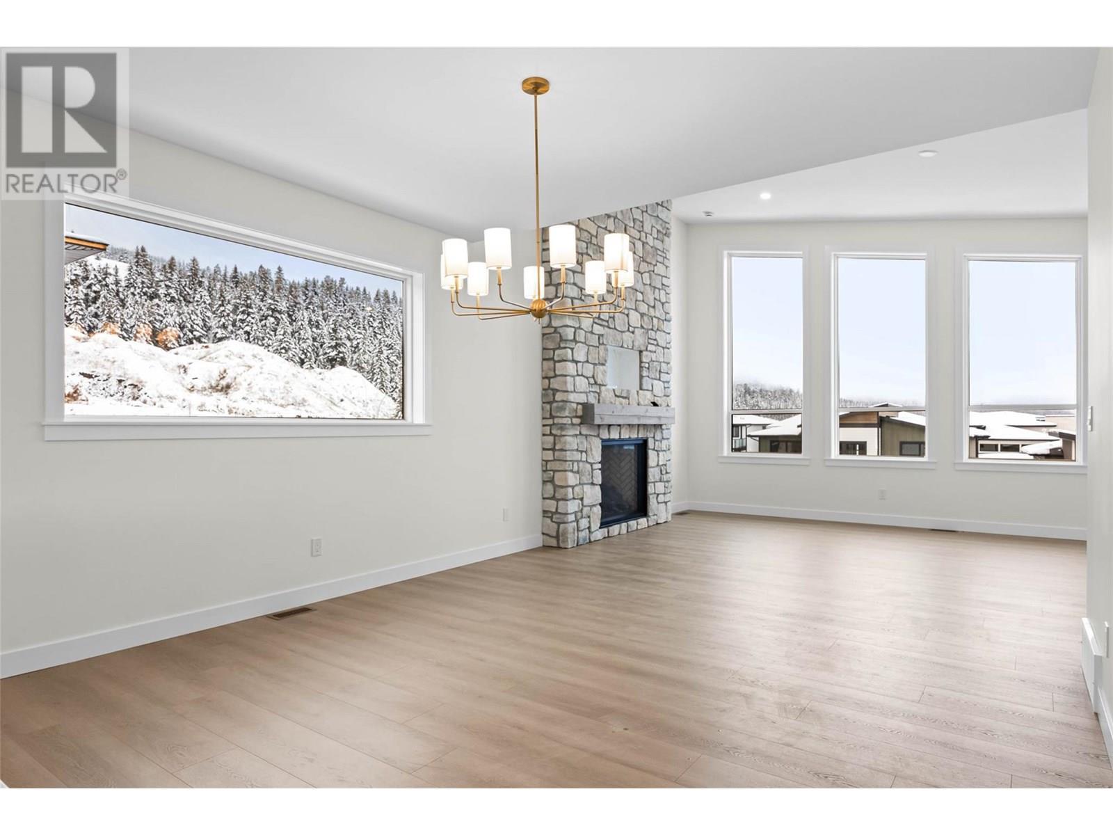 1294 Brechin Place, Kamloops, BC - Indoor With Fireplace