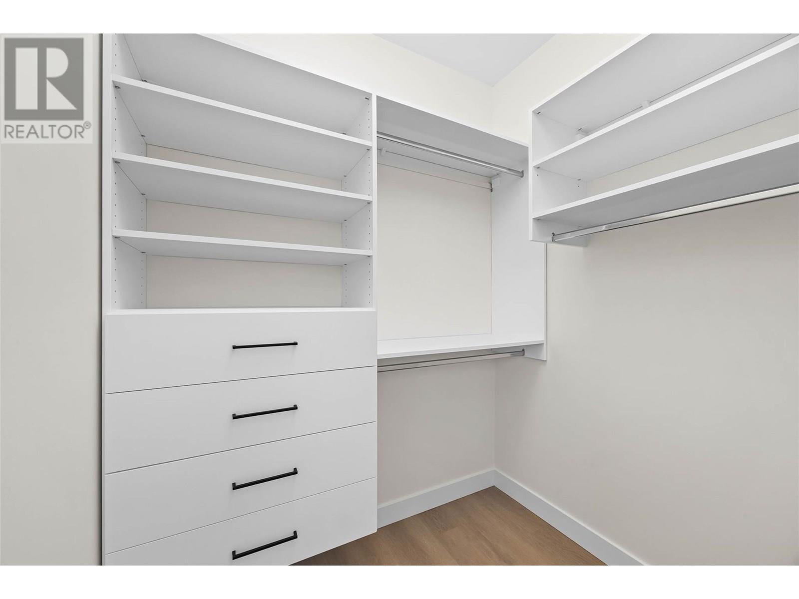 1294 Brechin Place, Kamloops, BC - Indoor