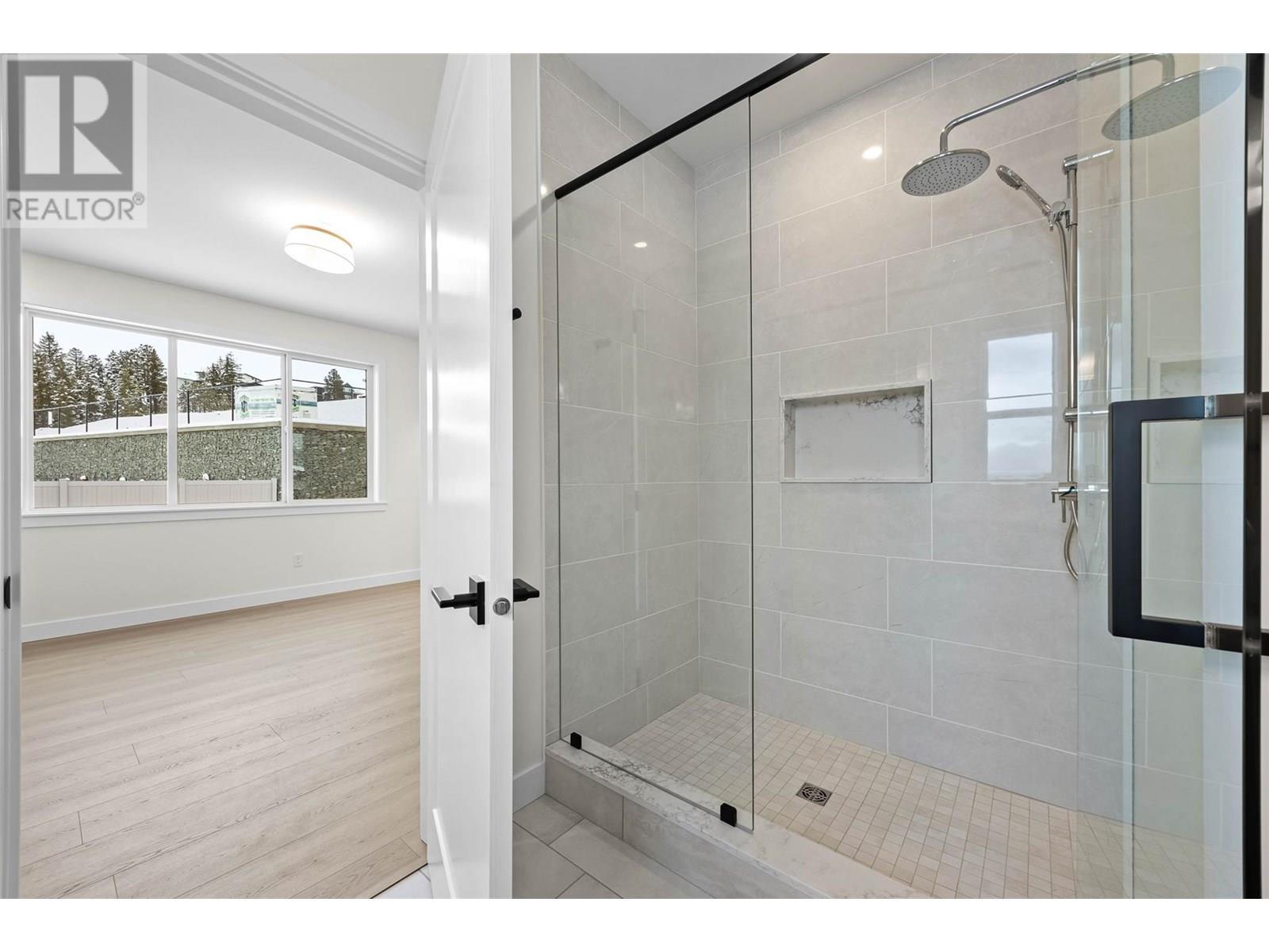 1294 Brechin Place, Kamloops, BC - Indoor Photo Showing Bathroom