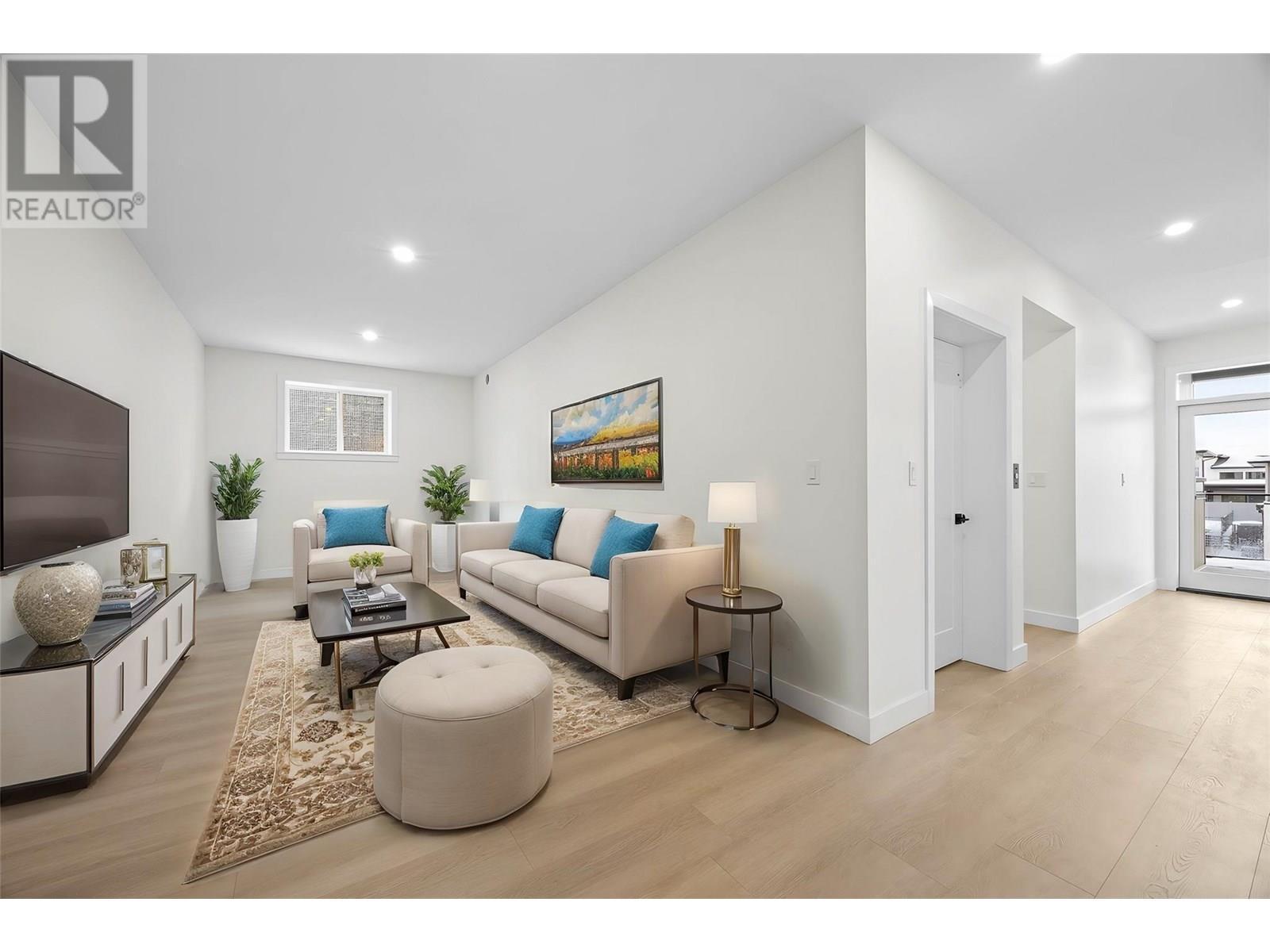 This photo has been virtually staged! - 1294 Brechin Place, Kamloops, BC - Indoor Photo Showing Living Room