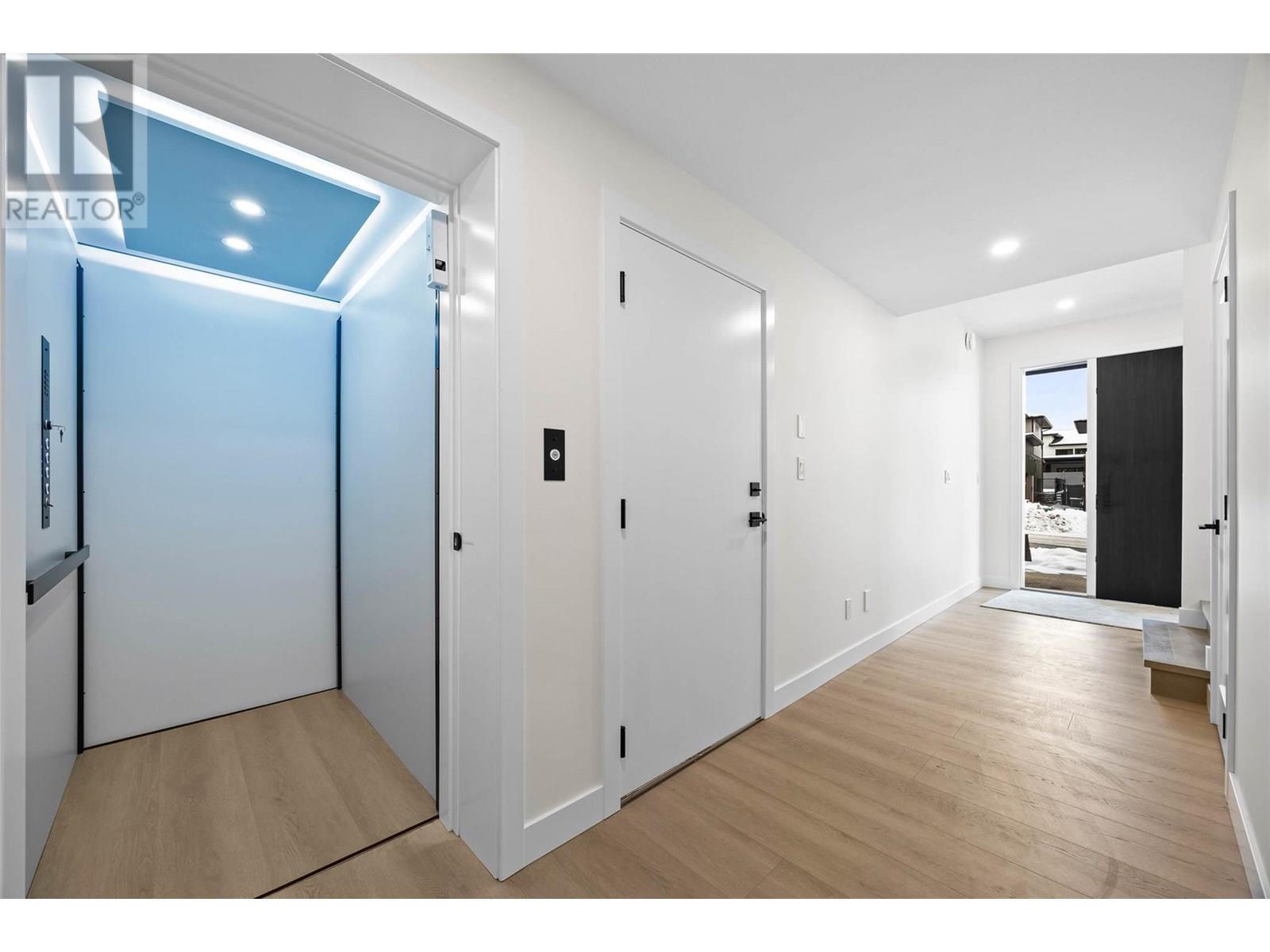 1294 Brechin Place, Kamloops, BC - Indoor Photo Showing Other Room