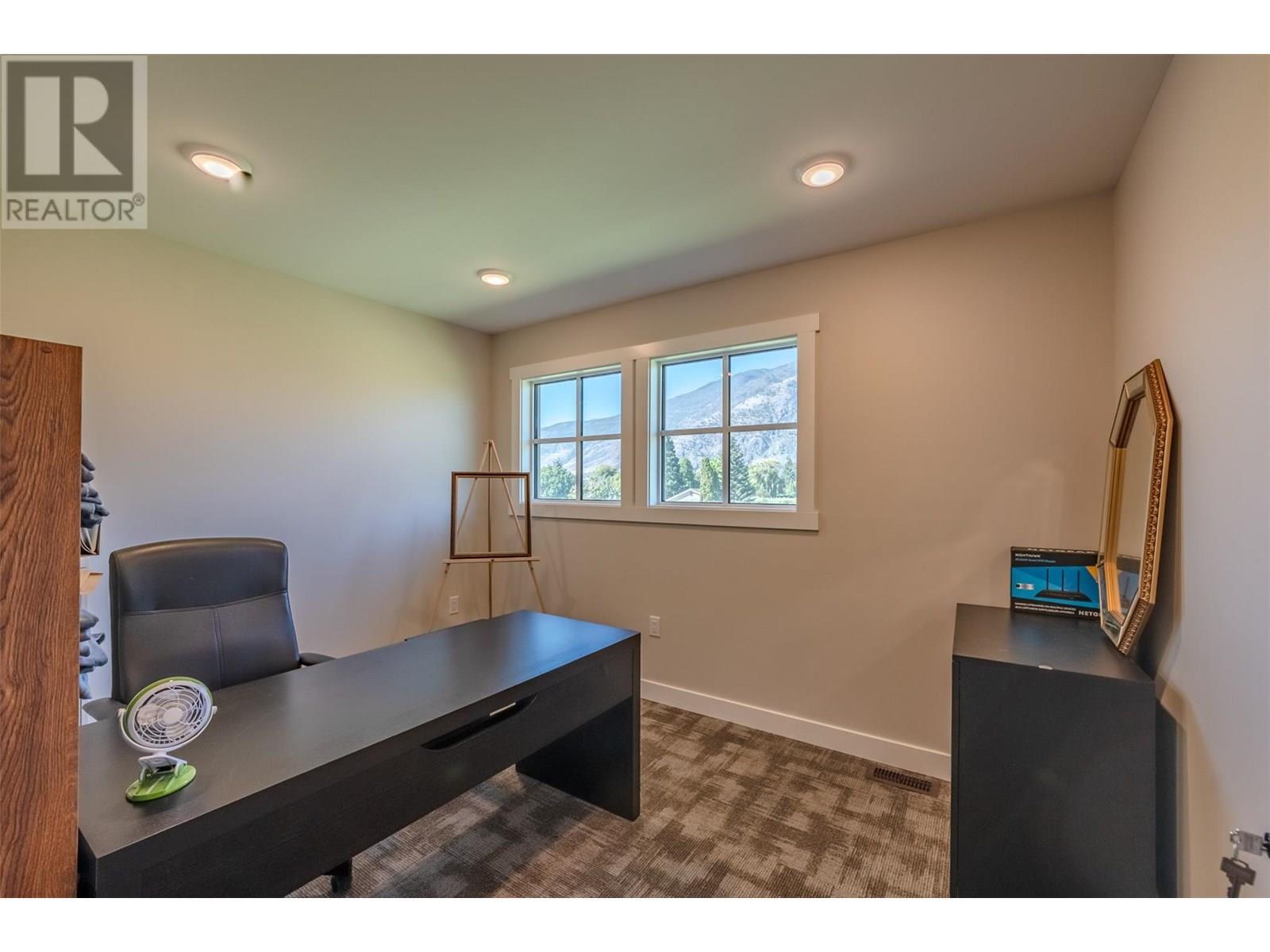 725 Mackenzie Road, Cawston, BC